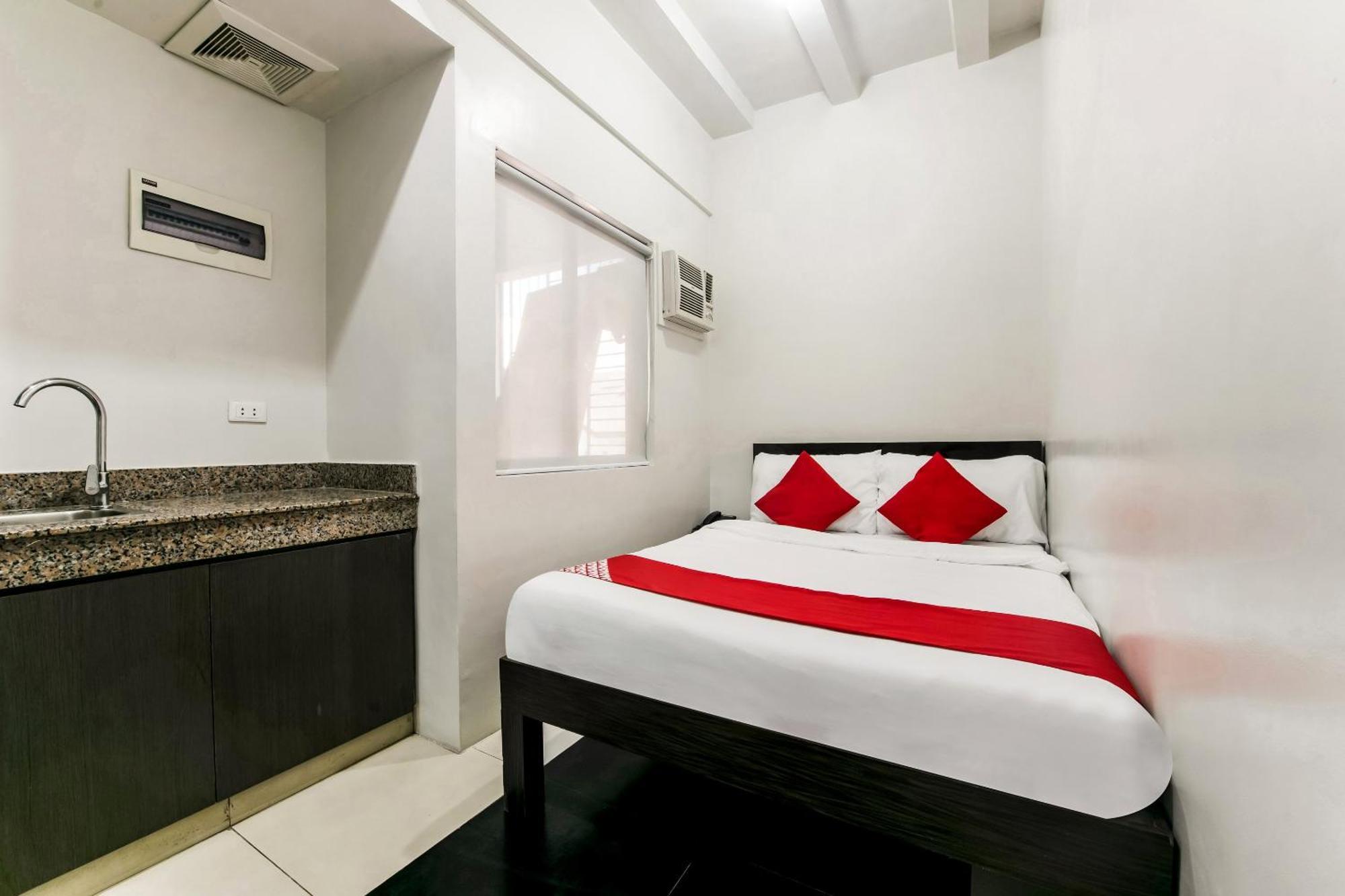 Oyo 136 Regal Residences Quezon City Exteriör bild