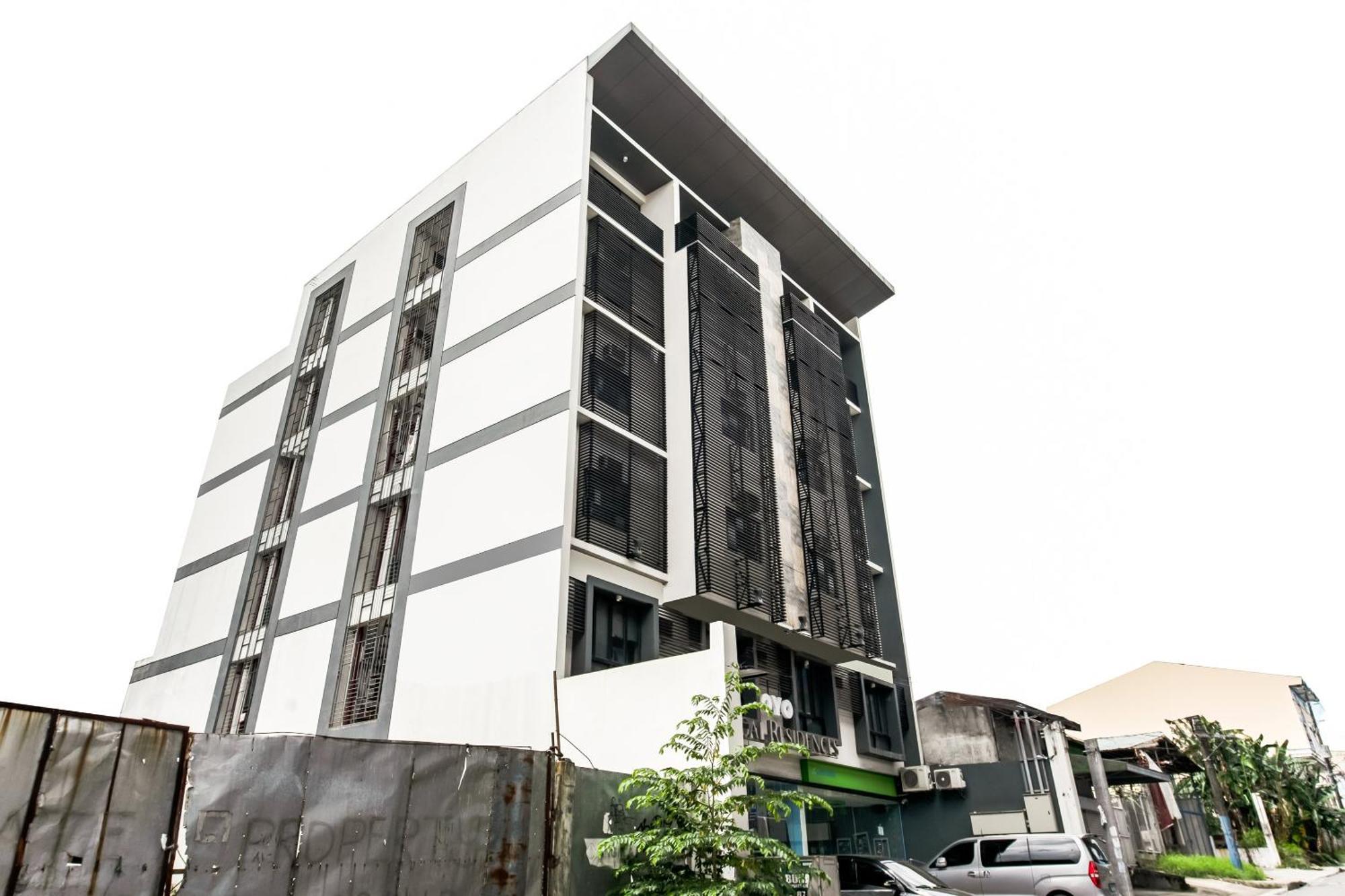 Oyo 136 Regal Residences Quezon City Exteriör bild