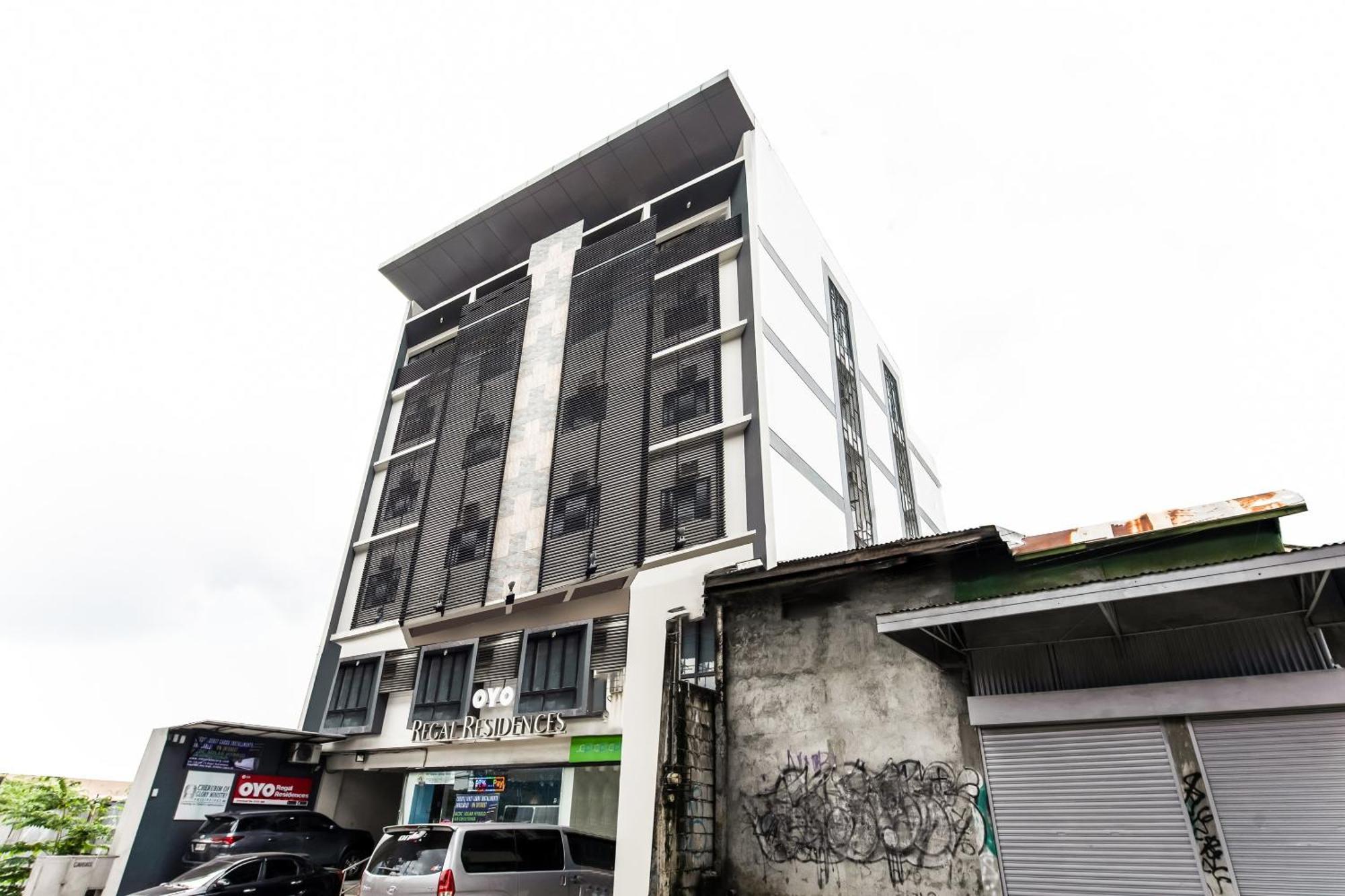 Oyo 136 Regal Residences Quezon City Exteriör bild
