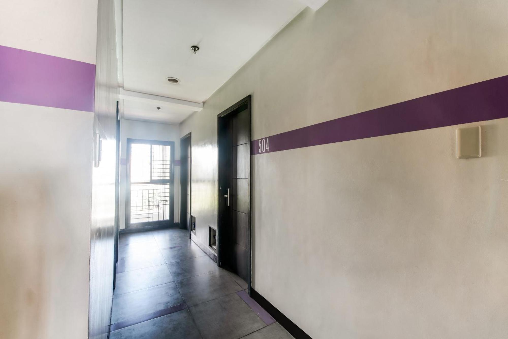 Oyo 136 Regal Residences Quezon City Exteriör bild